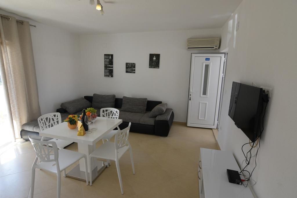 ביוגראד נה מורו Apartments Batarilo מראה חיצוני תמונה
